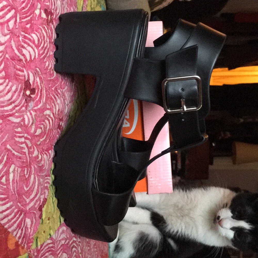 Soda chunky platforms